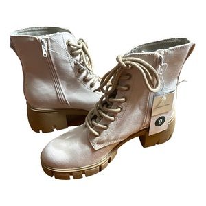 Woman’s Kolbi Style Canvas Boot 9